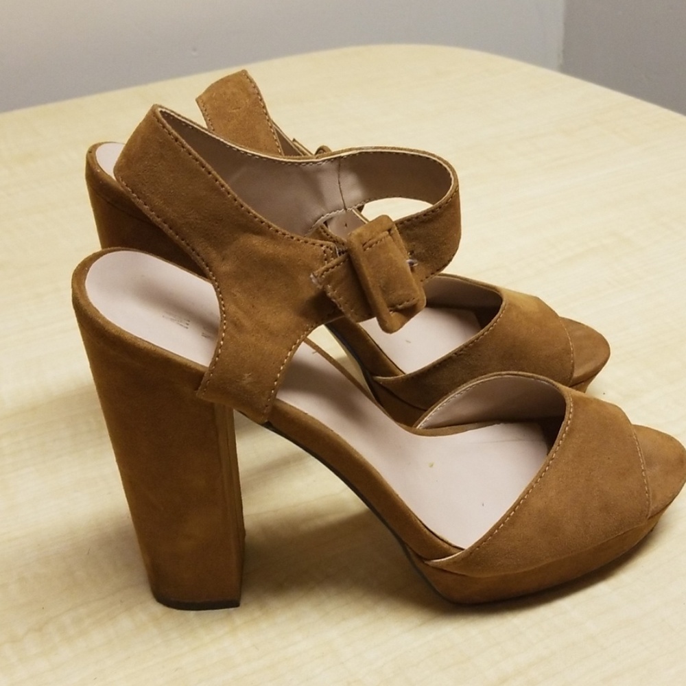 Shoes - Picture 2 of 4